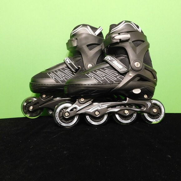 ADJUSTABLE INLINE SKATES FOR GIRLS AND BOYS LIGHT UP WHEELS - Picture 3 of 4